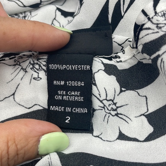 Torrid Size 1 Chiffon Striped Floral Tabk Flowey - Picture 8 of 8